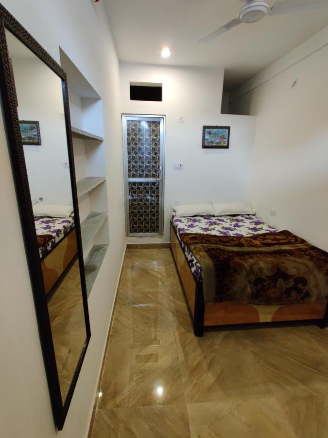 Varah Square Guest House Pushkar Exterior photo